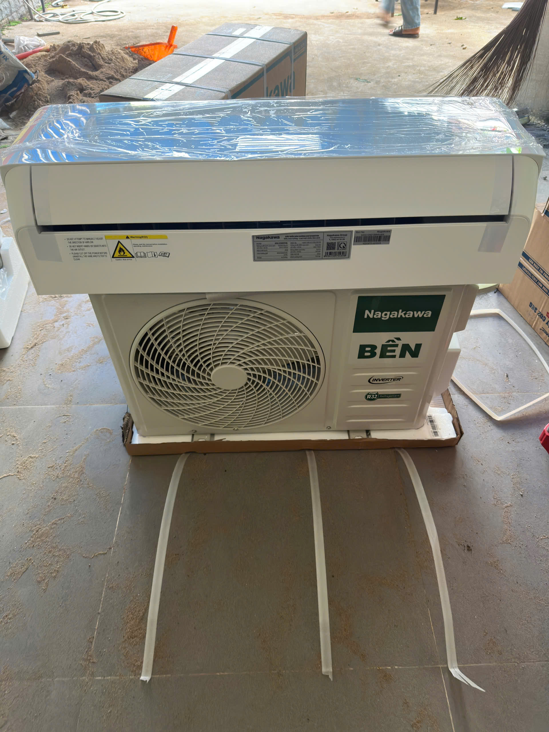 Kiểm tra "ngoại hình" mặt trước bộ máy lạnh